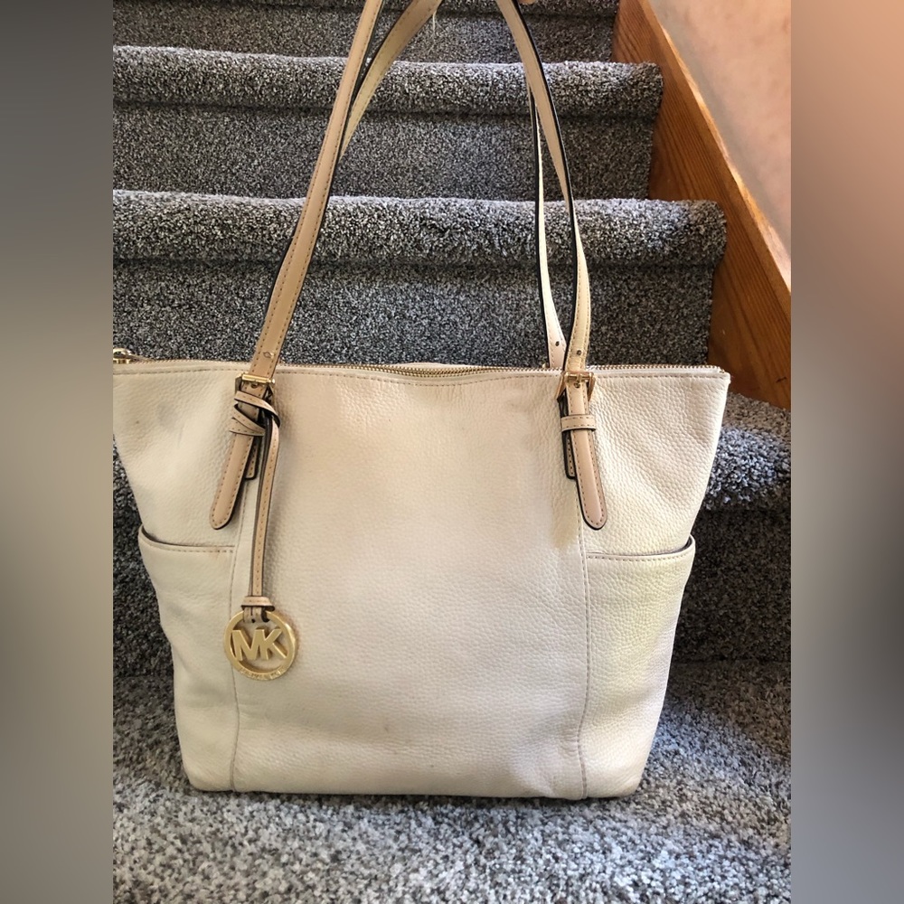 Michael Kors cream shoulder bag